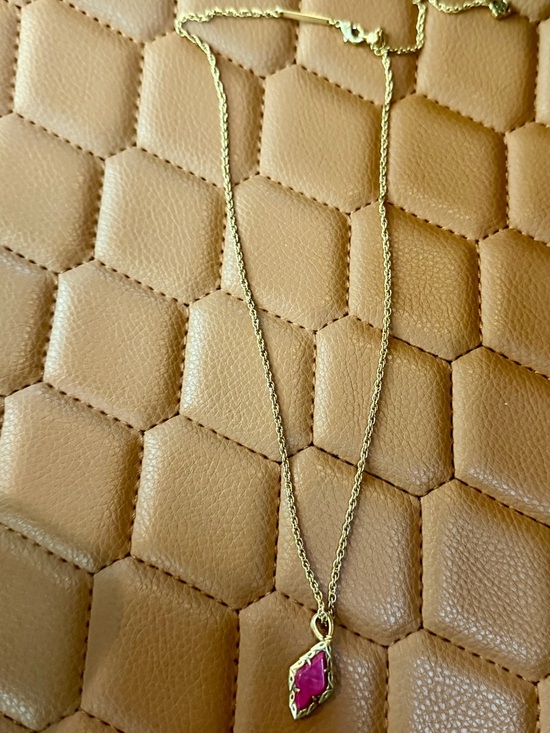 Kendra Scott Jewelry - Stunning Kendra Scott Necklace ♥️💫 !